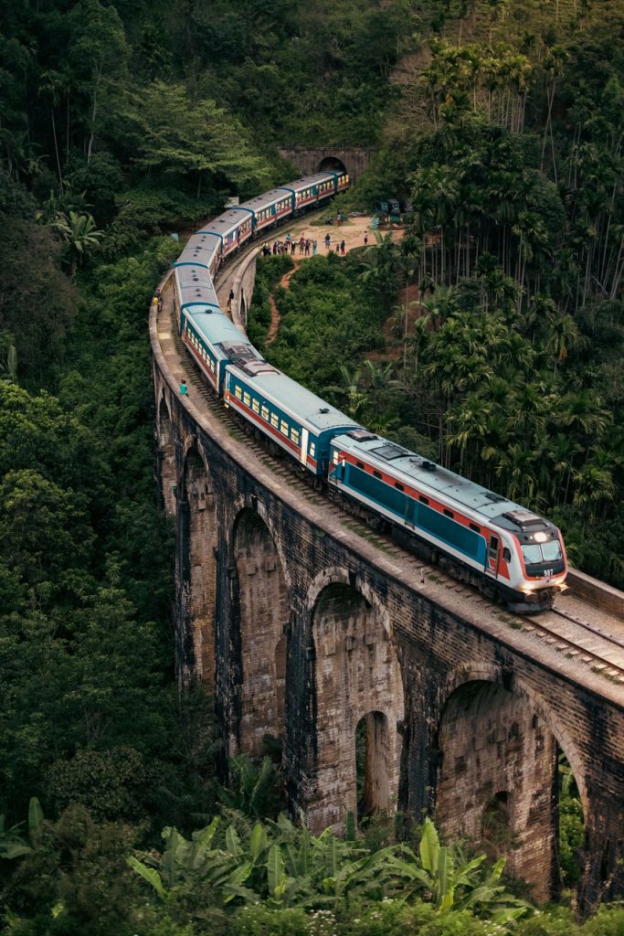 train travel guide sri lanka 683x1024